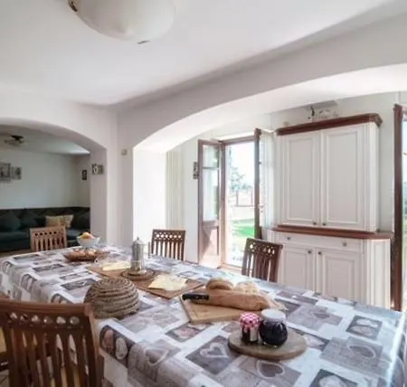 Charming House Lisa, View Como