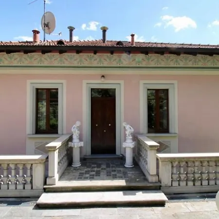 Charming House Lisa, View *